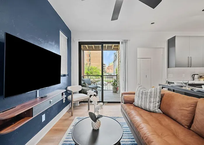 Flawless 3br With Four Beds, Two Decks And Free Parking In Prime Shadyside Location *
