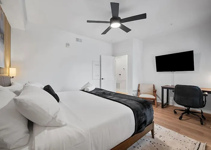 Apartamento Flawless 3br With Four Beds, Two Decks And Free Parking In Prime Shadyside Location