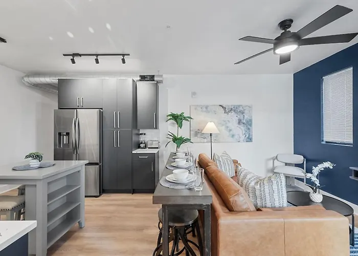 Flawless 3br With Four Beds, Two Decks And Free Parking In Prime Shadyside Location Pittsburgh