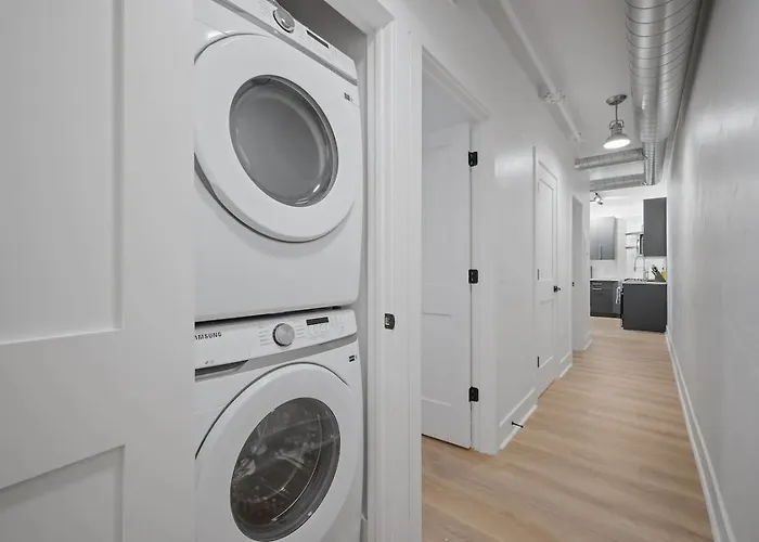 Apartamento Flawless 3br With Four Beds, Two Decks And Free Parking In Prime Shadyside Location