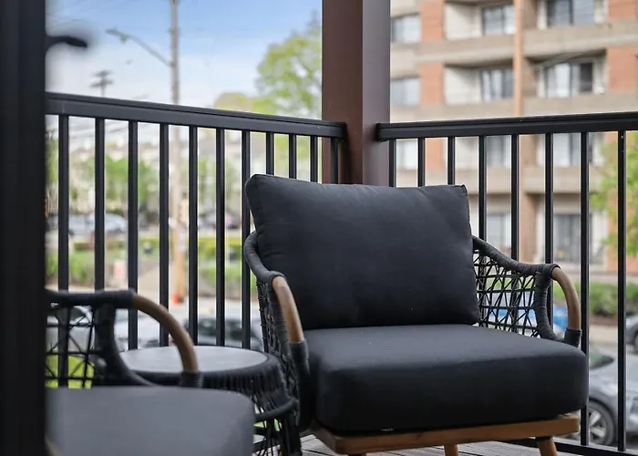 Flawless 3br With Four Beds, Two Decks And Free Parking In Prime Shadyside Location Pittsburgh